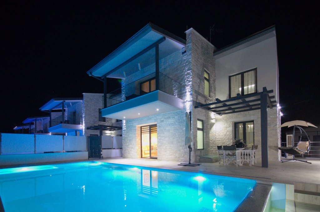 White Pearl: pfoto 43378